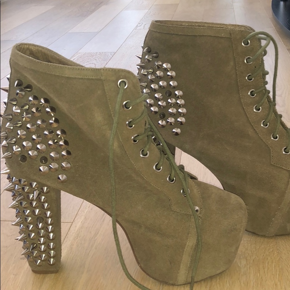 Jeffrey Campbell spiked Litas